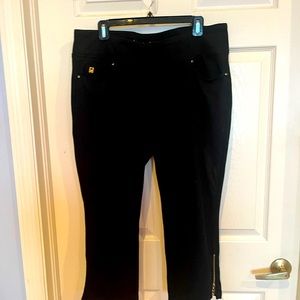 Cropped/Capri stretchy black jeans - petite length